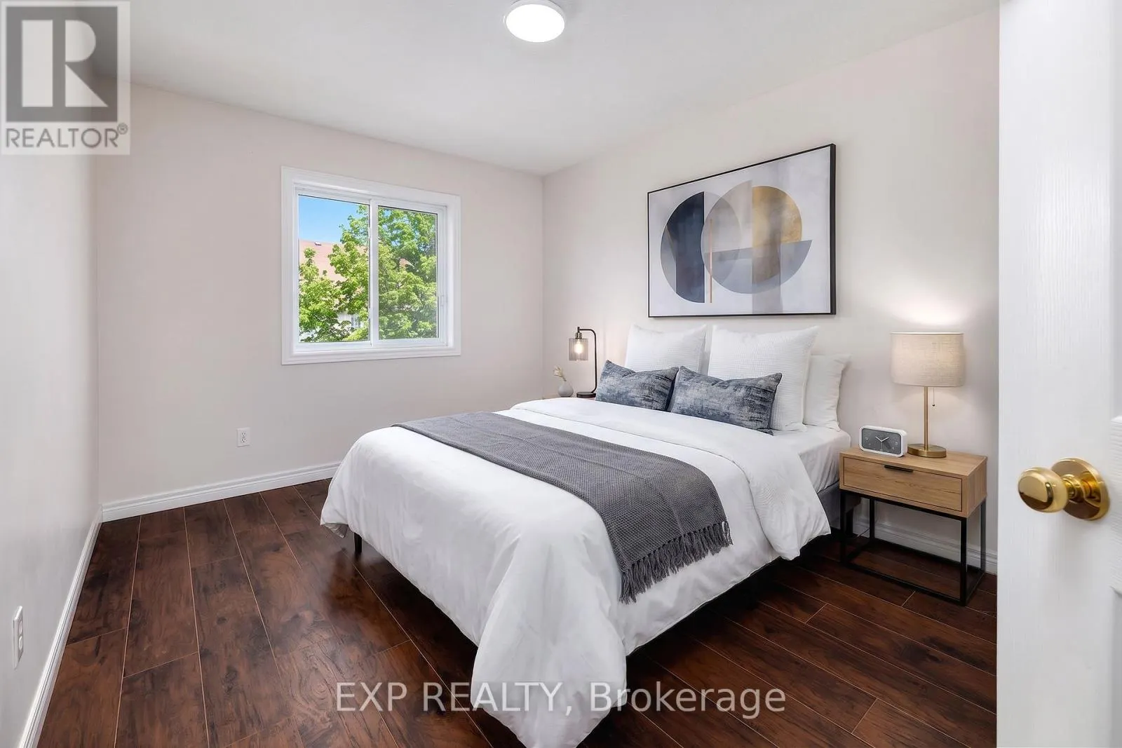 15 - 468 DOON DRIVE S