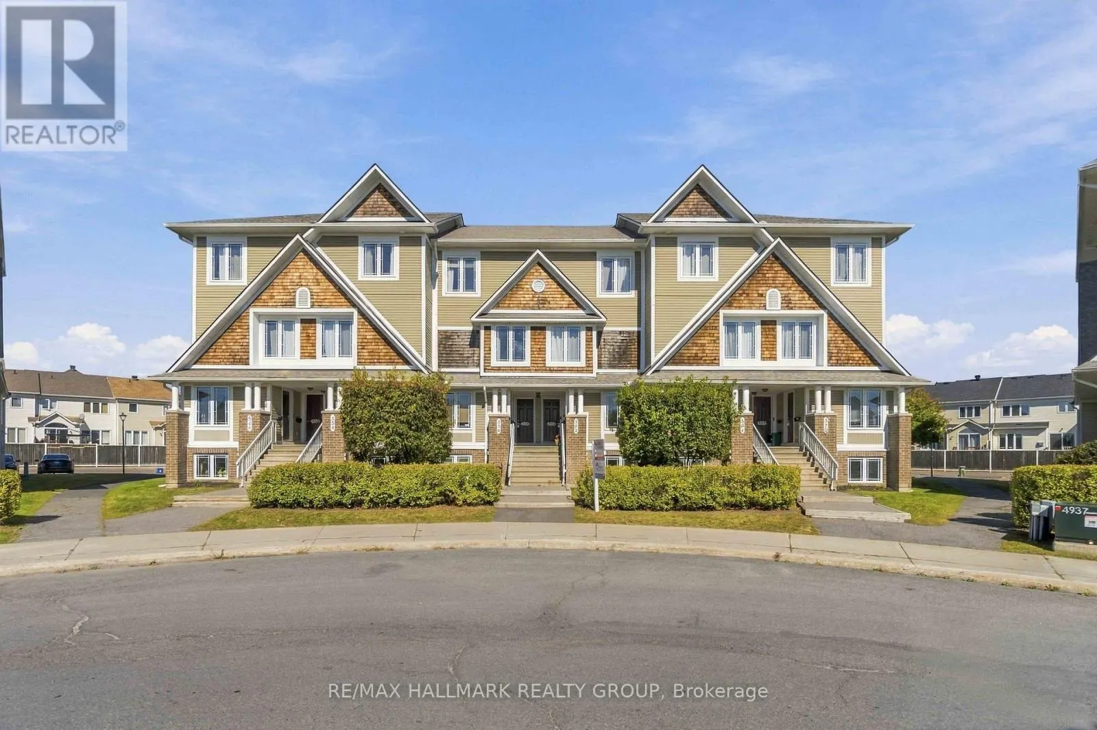 8 - 562 LAKERIDGE DRIVE