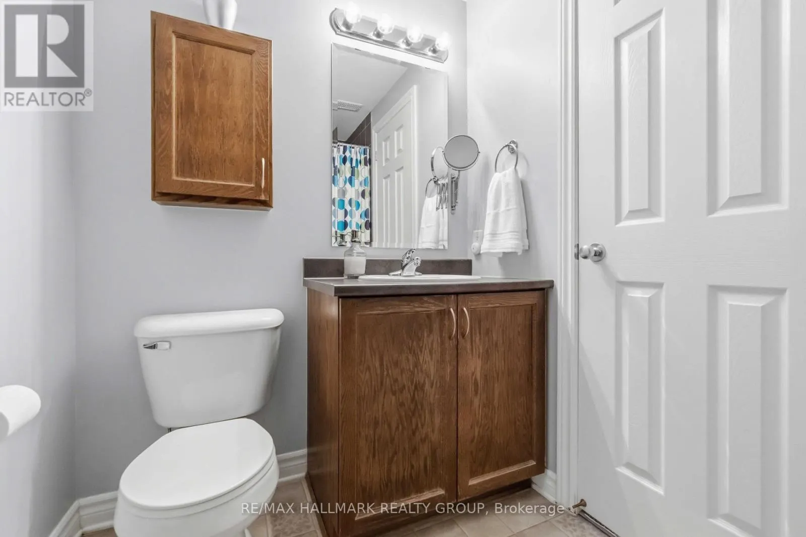 8 - 562 LAKERIDGE DRIVE