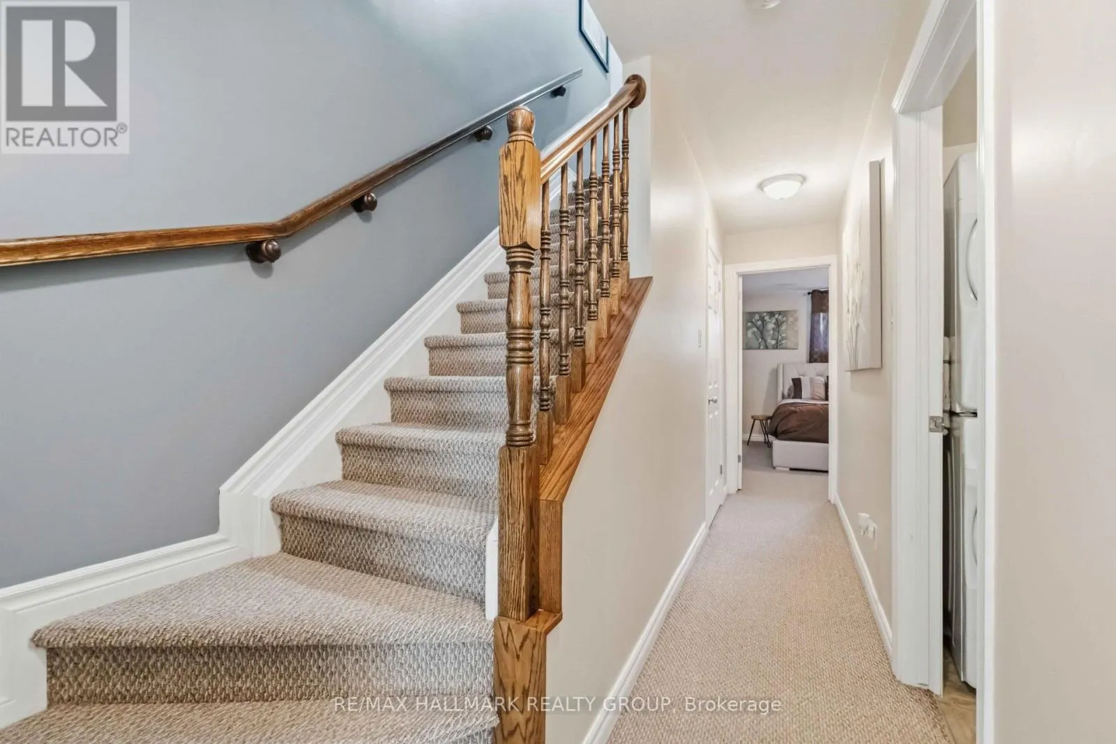 8 - 562 LAKERIDGE DRIVE