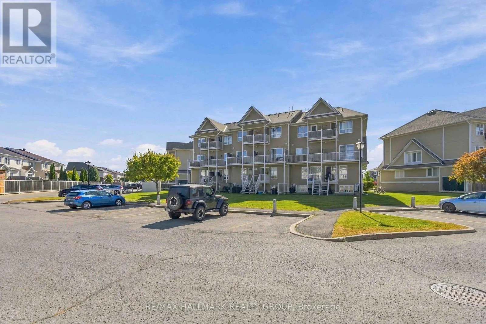 8 - 562 LAKERIDGE DRIVE
