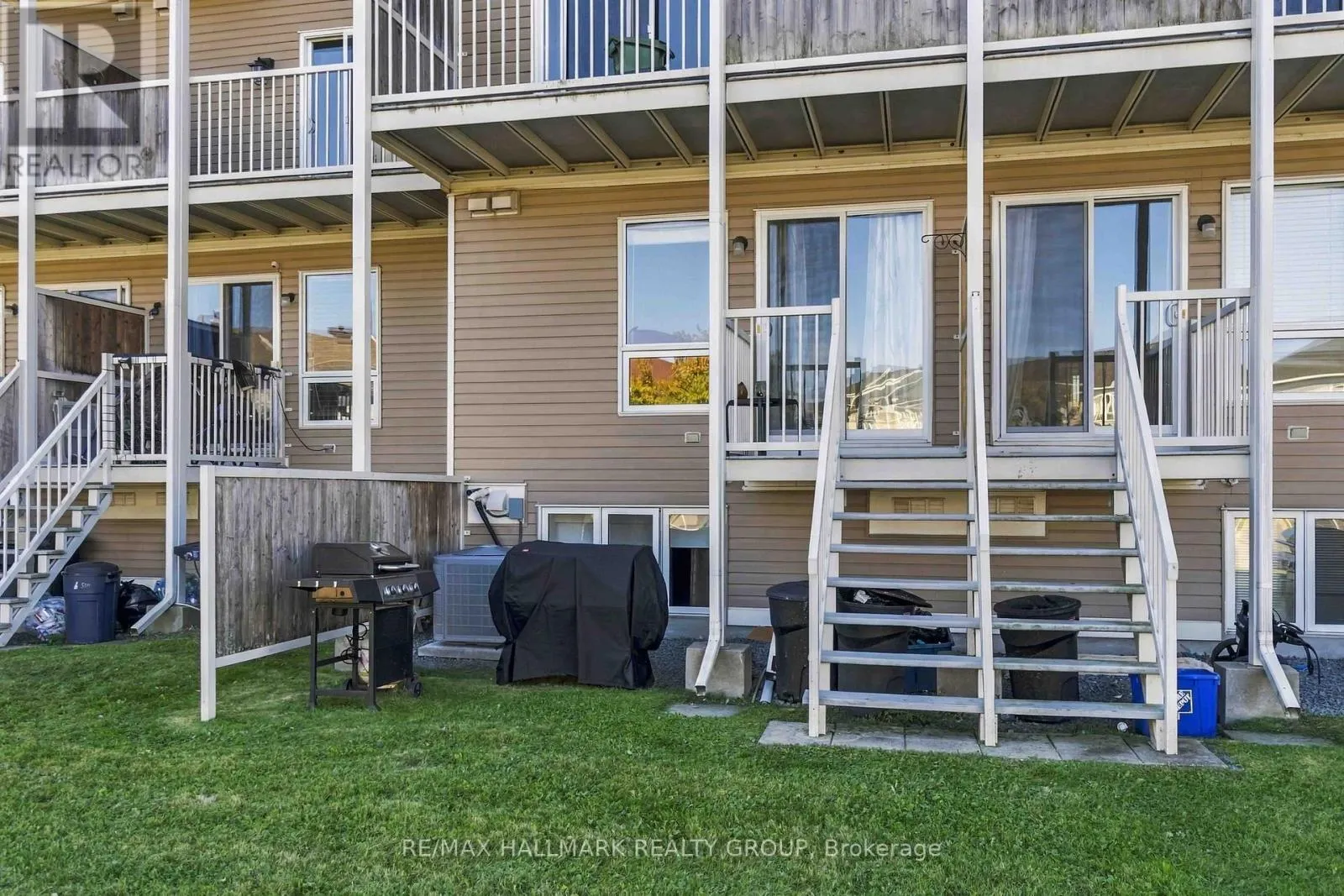 8 - 562 LAKERIDGE DRIVE