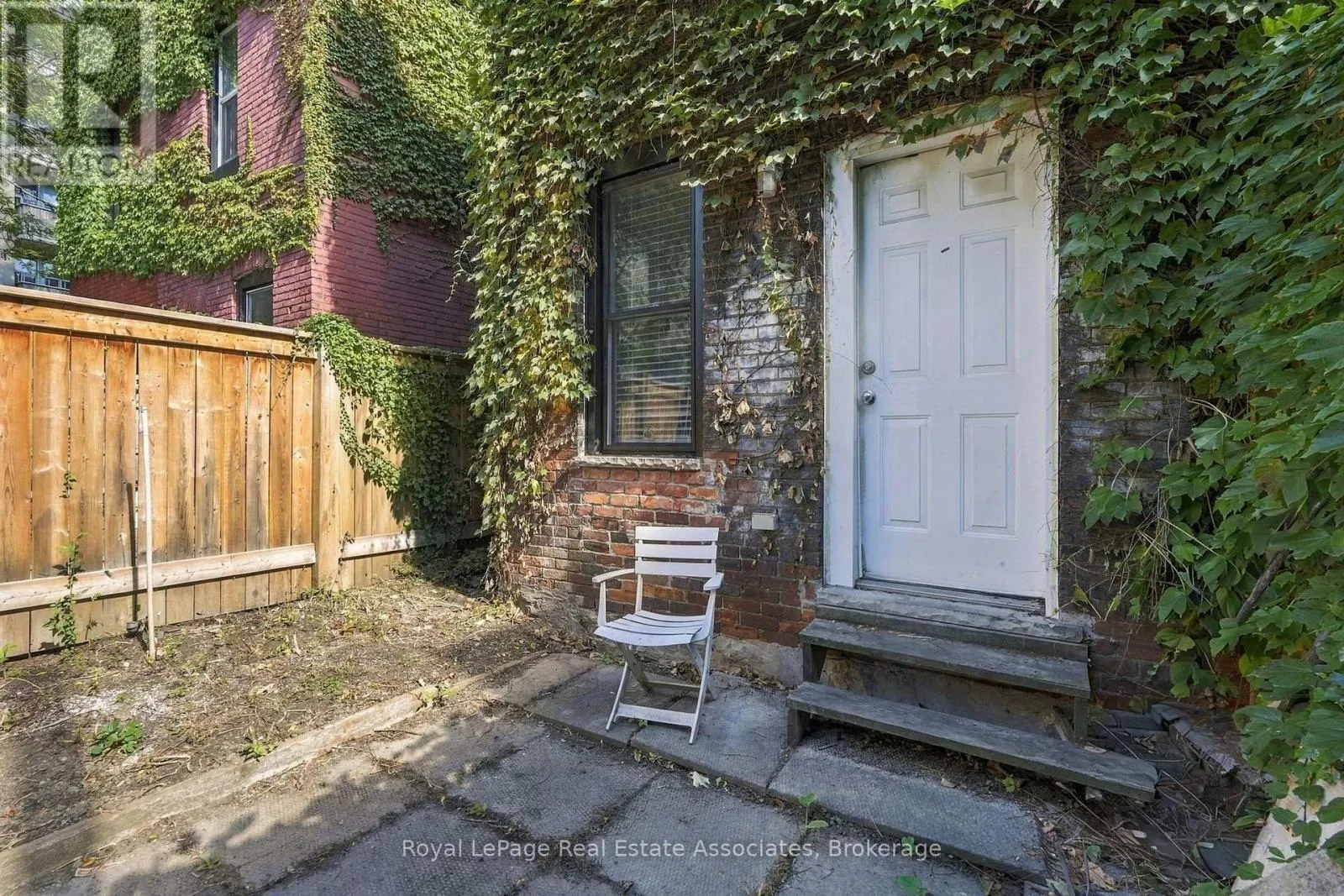 51 WELLINGTON STREET N