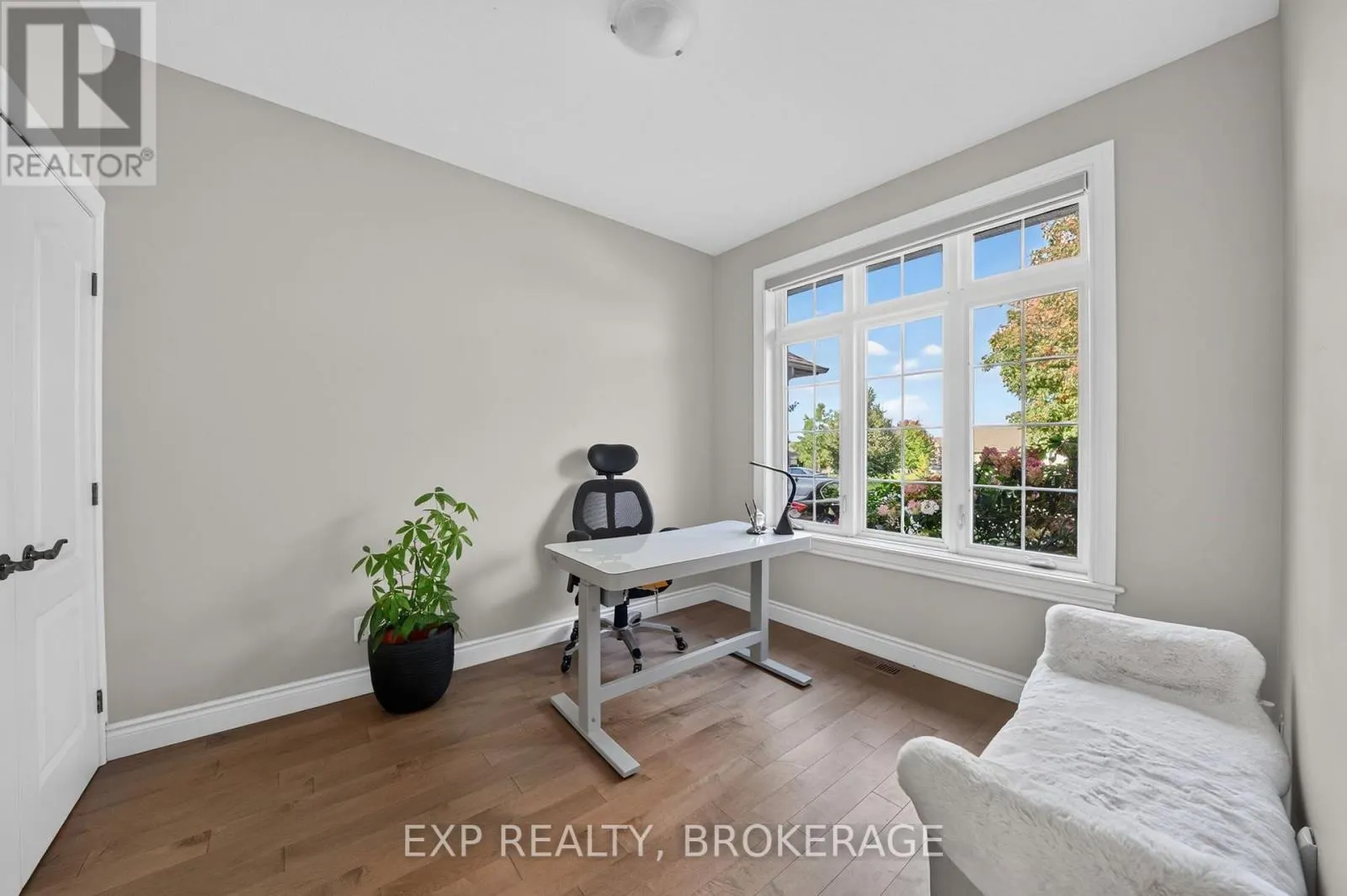 5005 FOX RUN PLACE