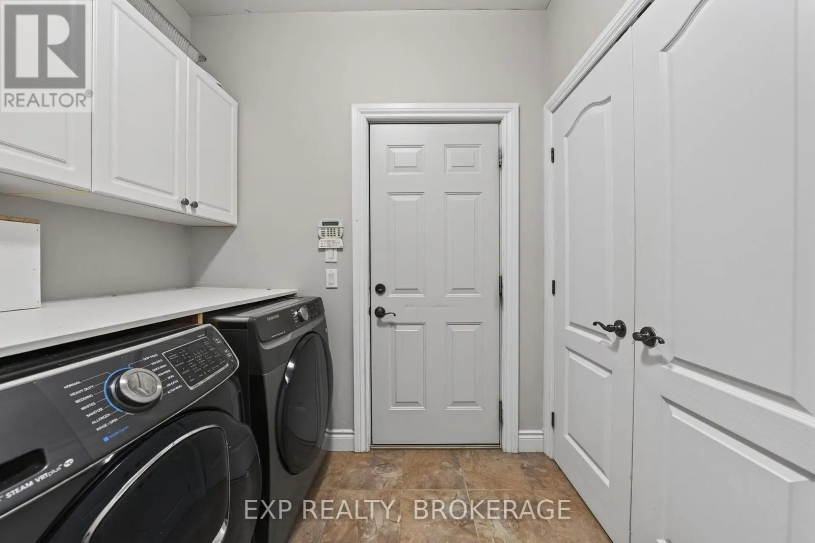 5005 FOX RUN PLACE