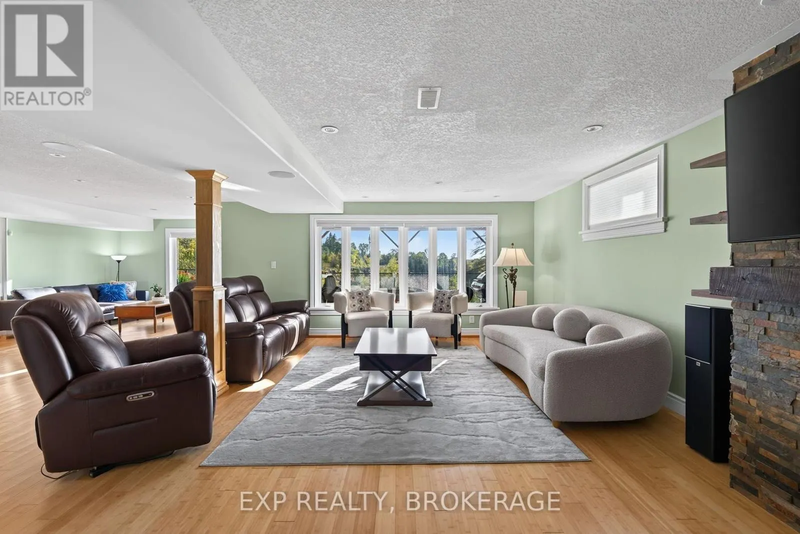 5005 FOX RUN PLACE
