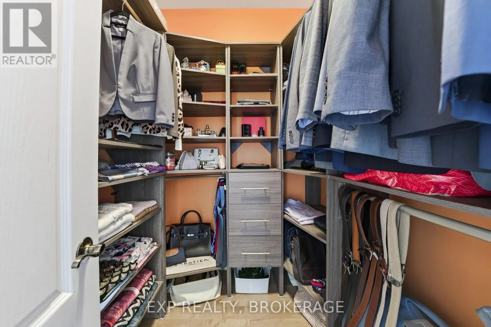 5005 FOX RUN PLACE
