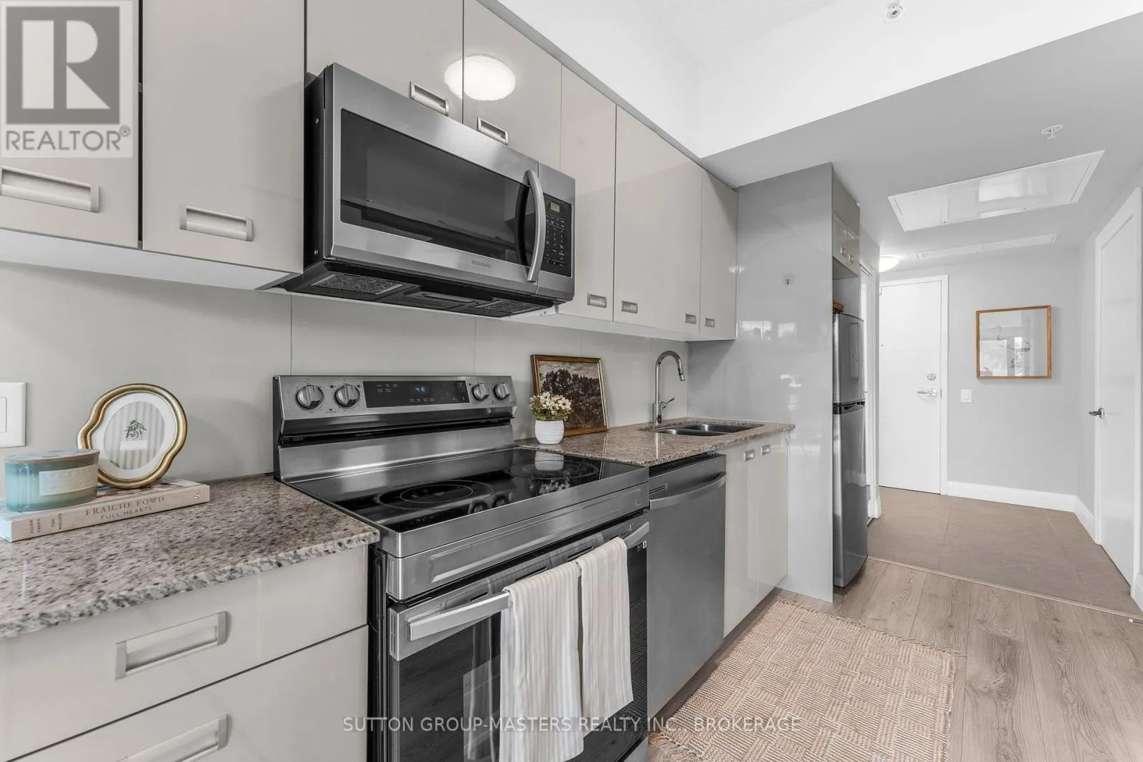 211 - 652 PRINCESS STREET #211