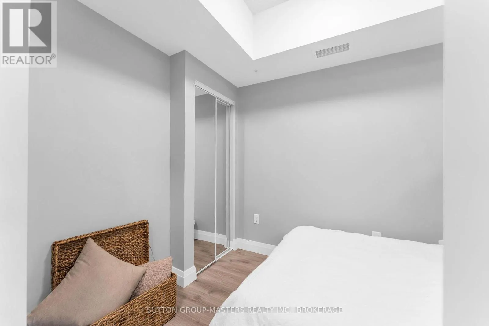 211 - 652 PRINCESS STREET #211