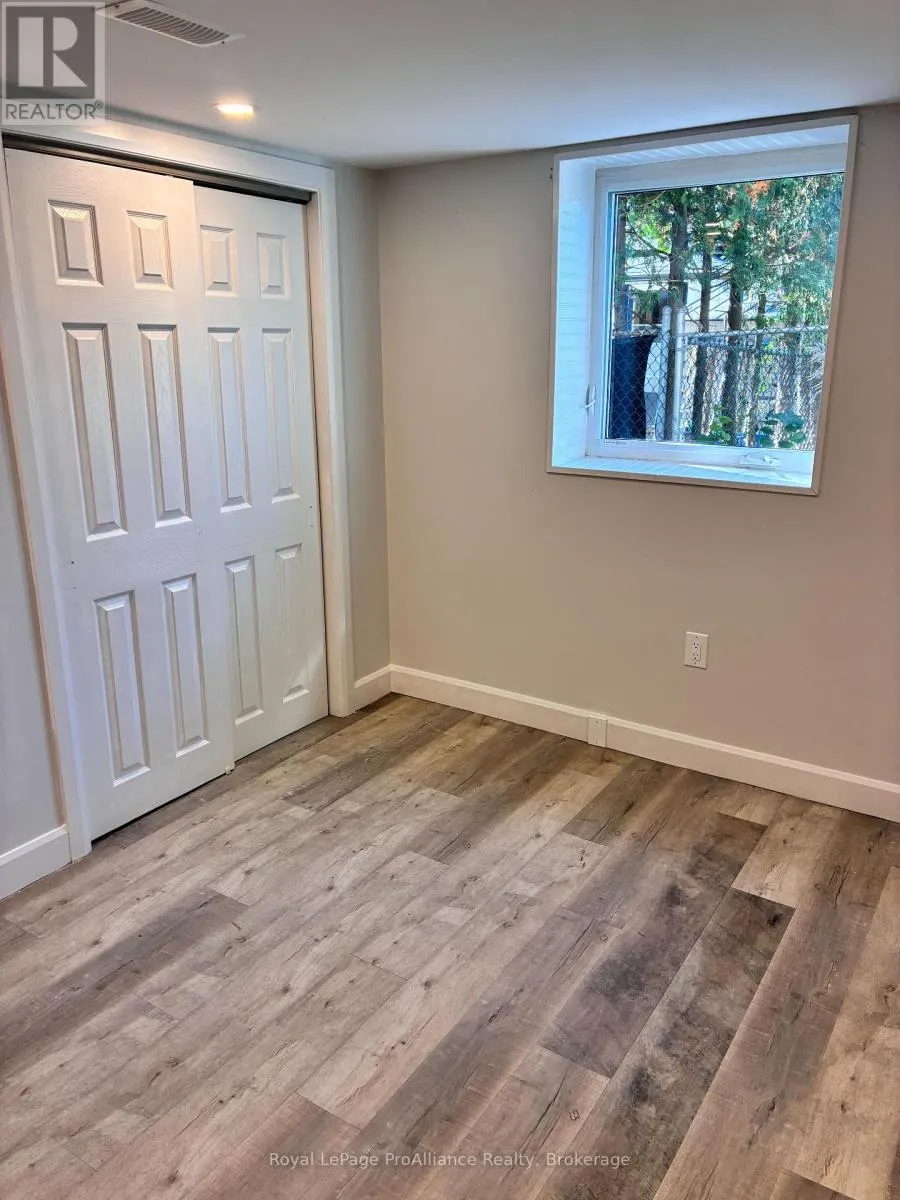 B - 44 NORTH PARK GARDENS #B