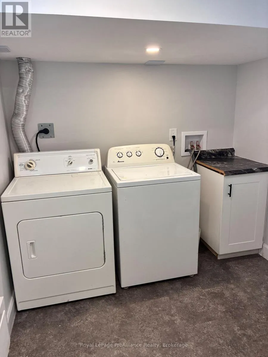 B - 44 NORTH PARK GARDENS #B