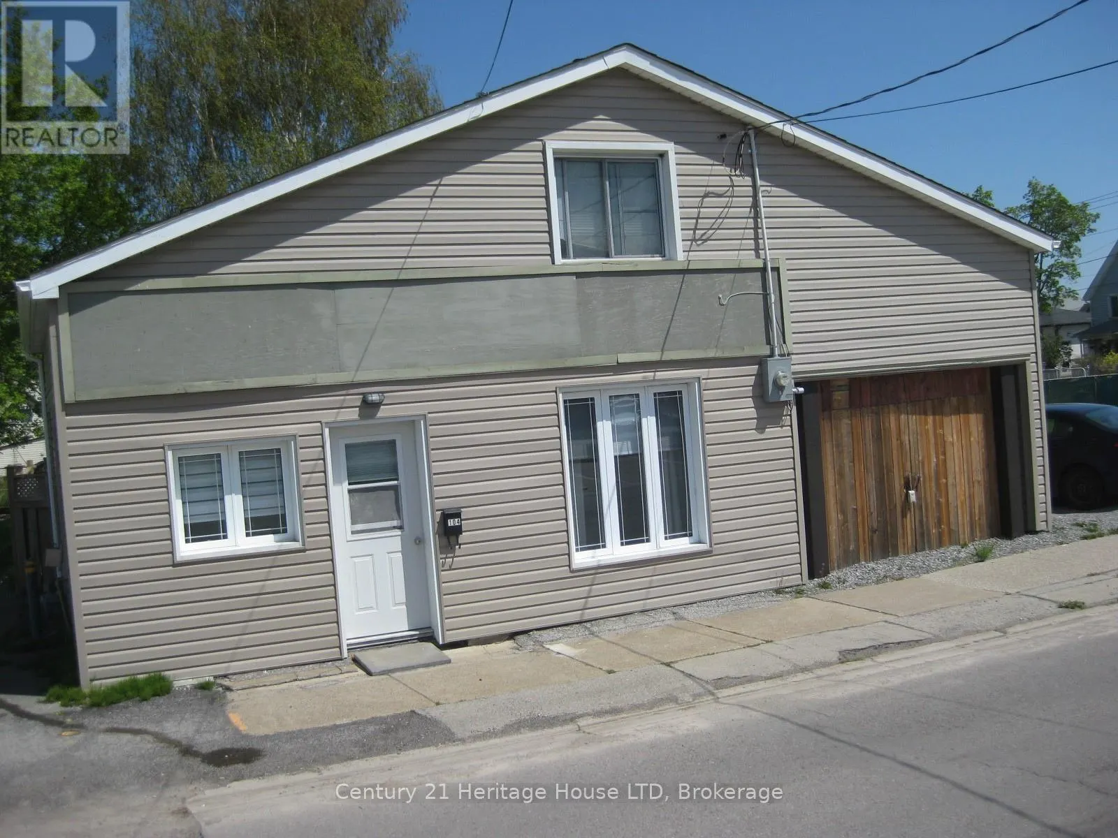 104 FRASER STREET