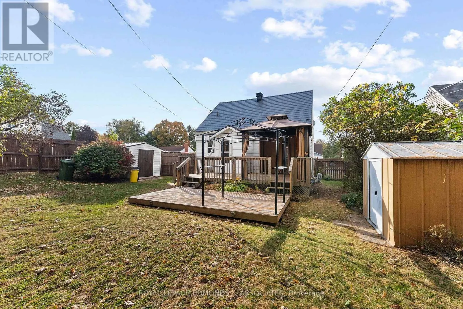 359 CHAMBERLAIN STREET