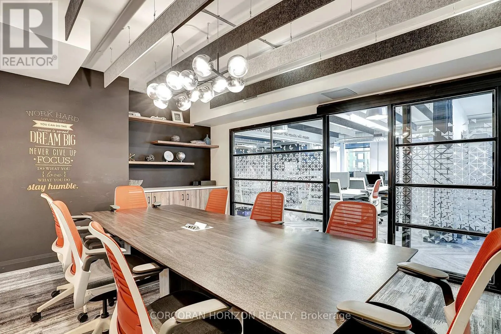 618 KING STREET W