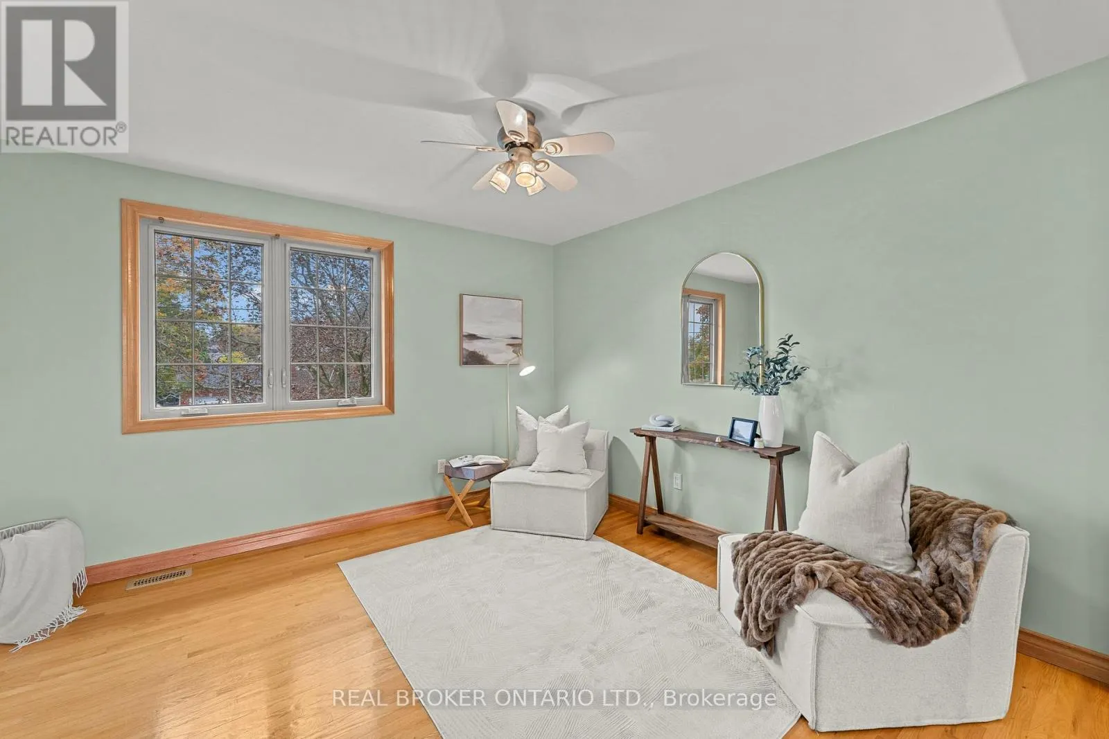 804 PINEWOOD DRIVE