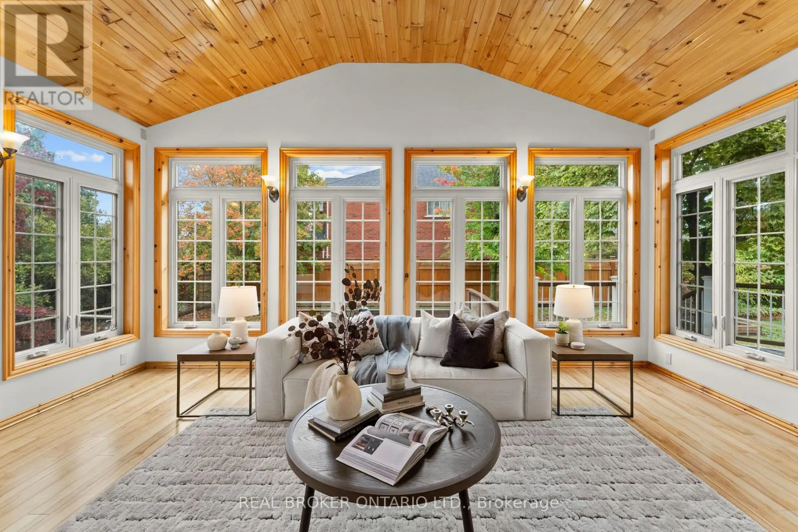804 PINEWOOD DRIVE