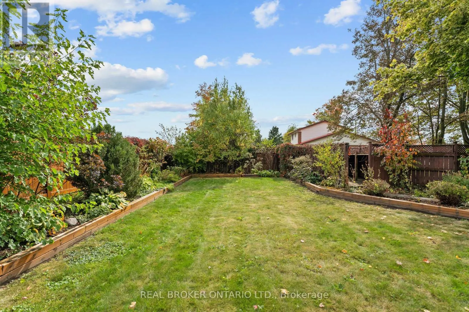 804 PINEWOOD DRIVE