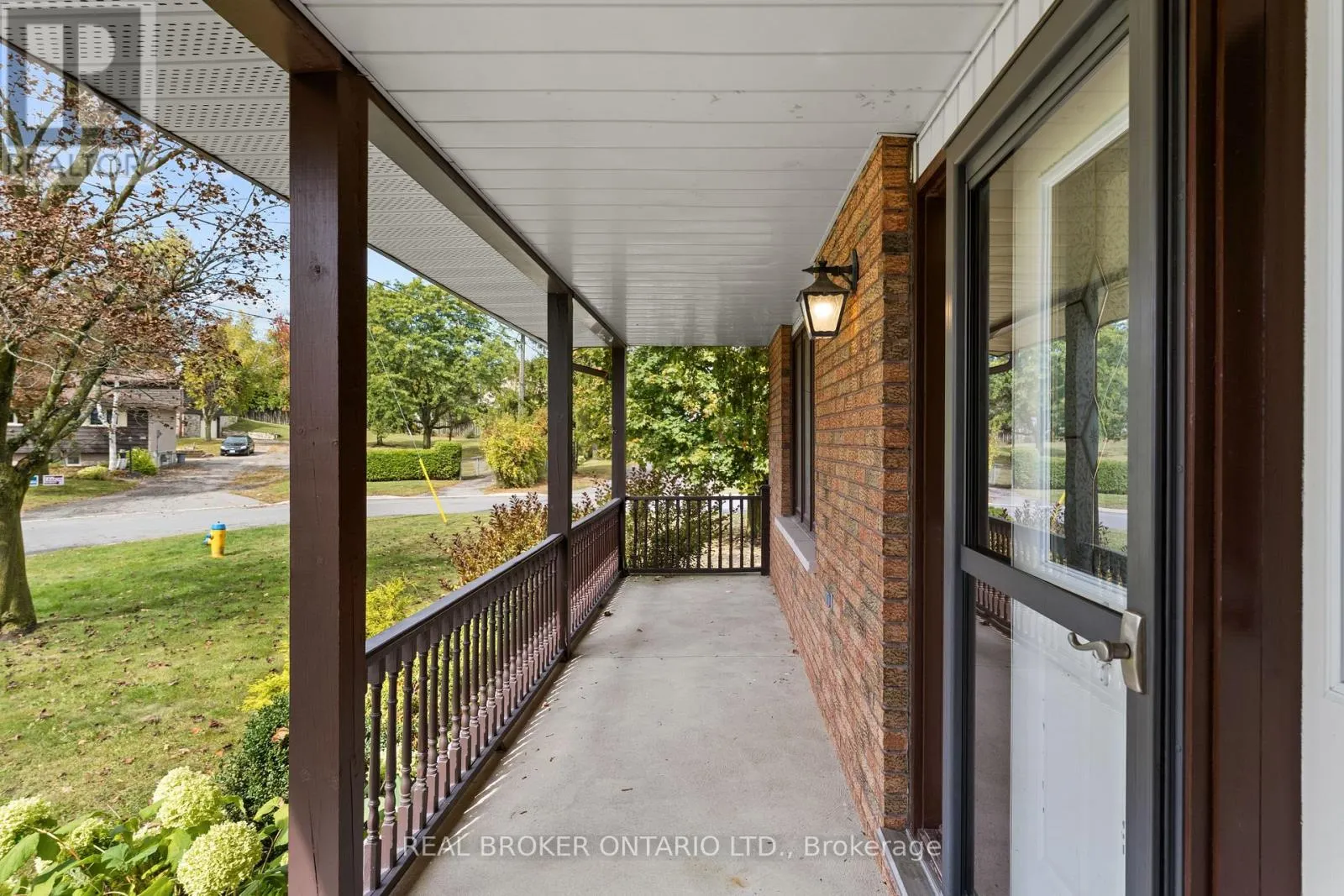 804 PINEWOOD DRIVE
