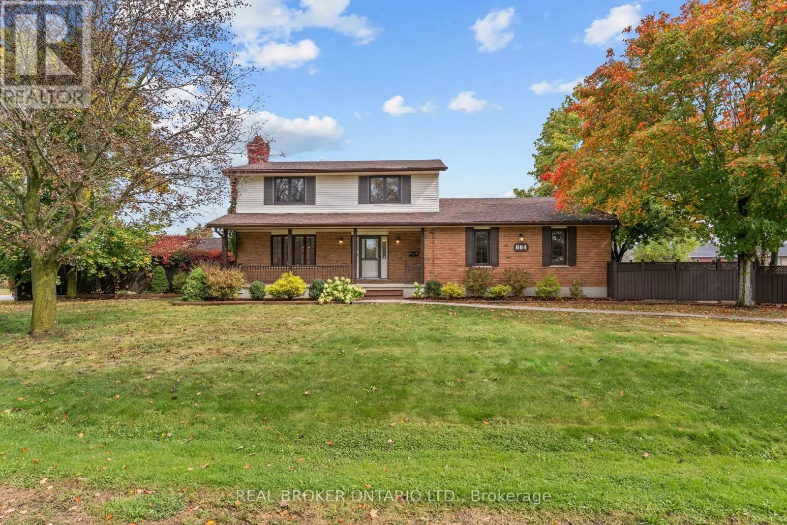 804 PINEWOOD DRIVE