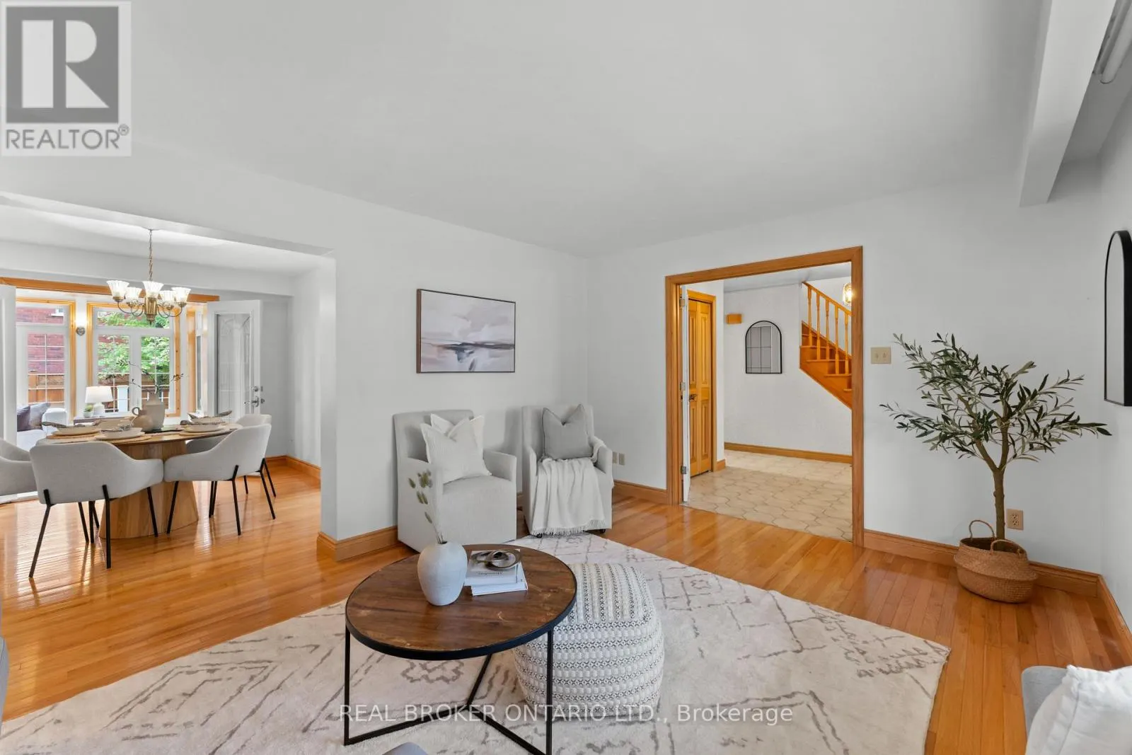 804 PINEWOOD DRIVE