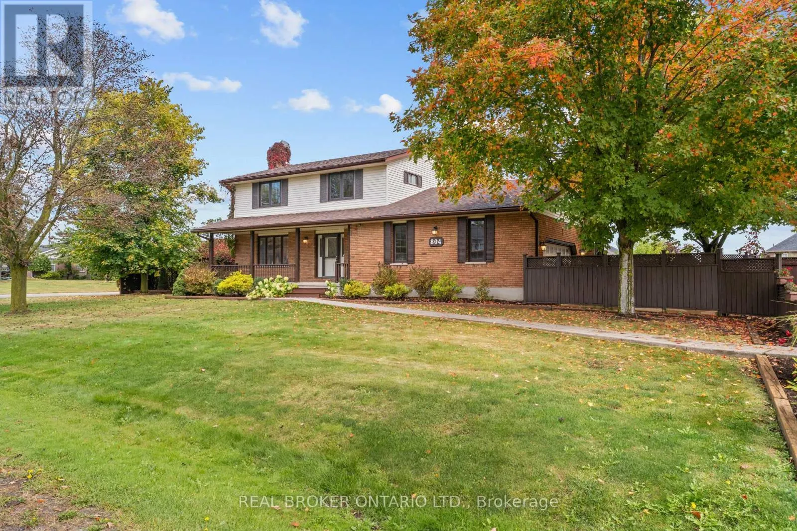 804 PINEWOOD DRIVE