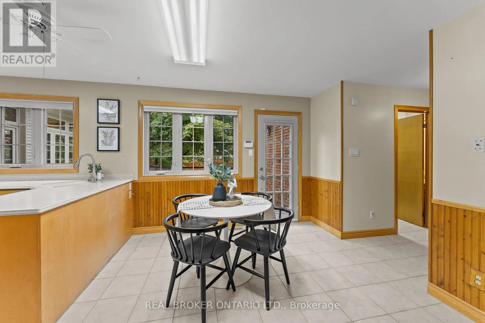 804 PINEWOOD DRIVE