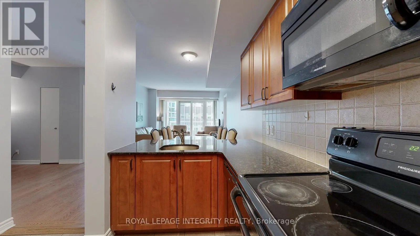 903 - 234 RIDEAU STREET