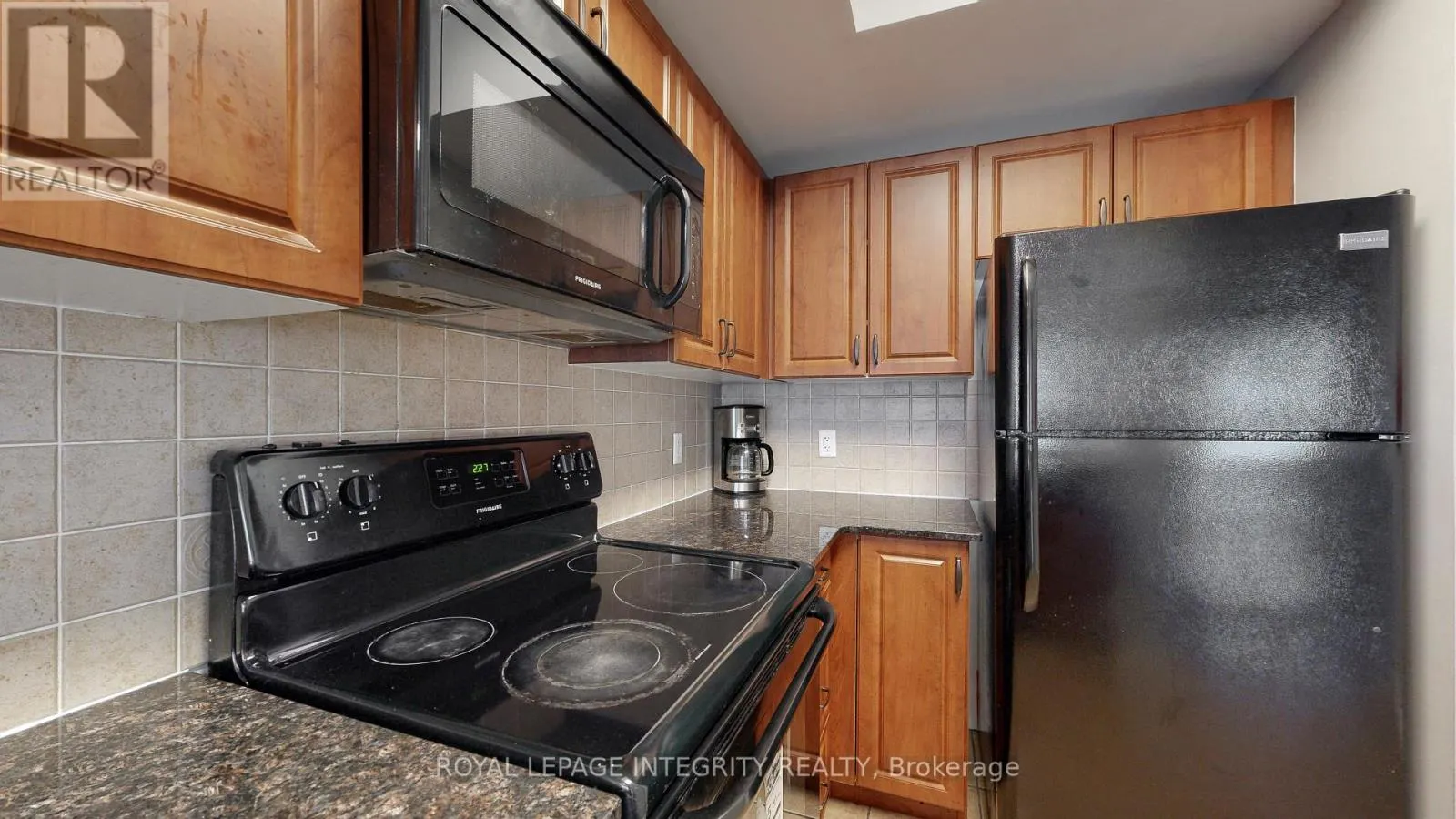 903 - 234 RIDEAU STREET
