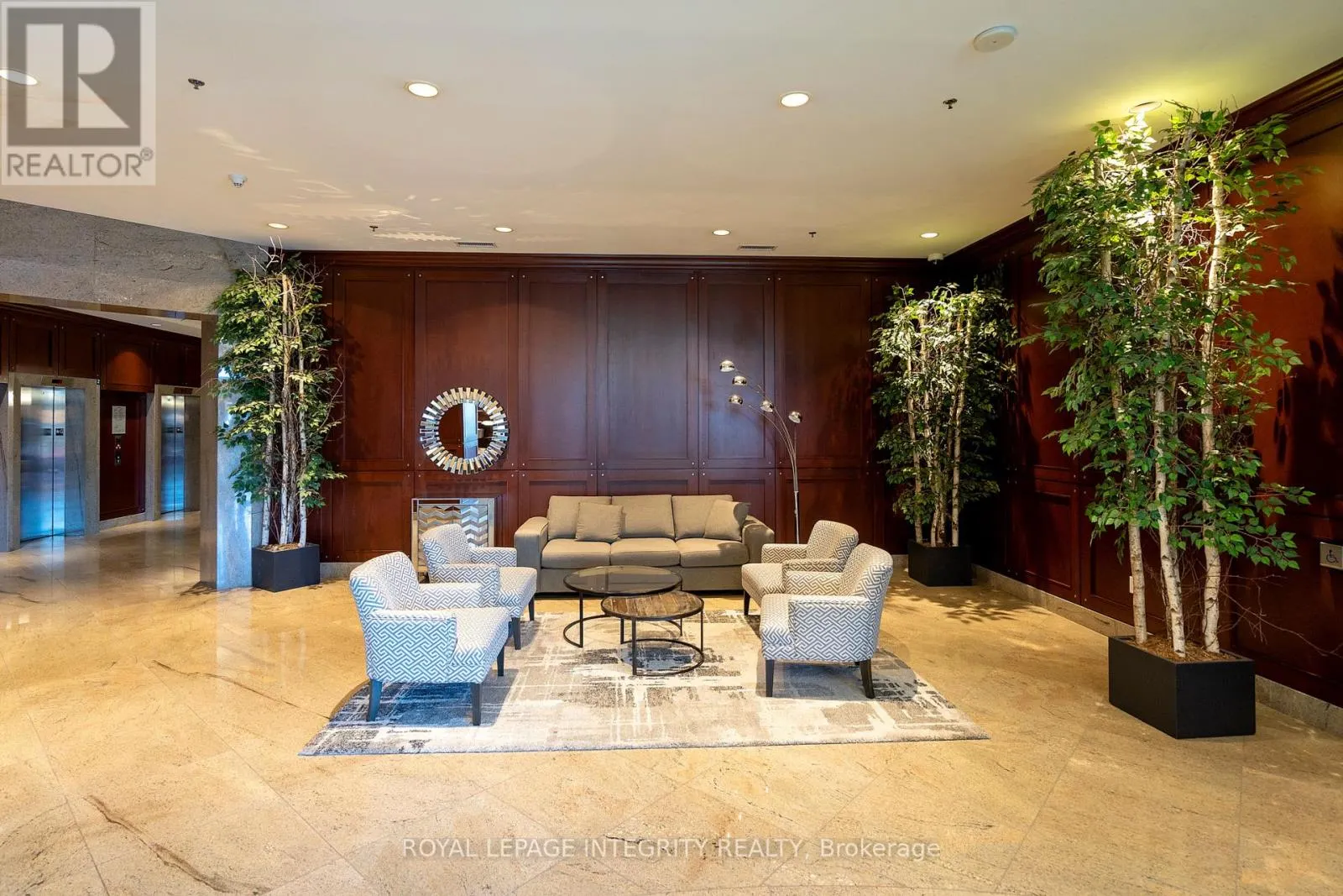 903 - 234 RIDEAU STREET