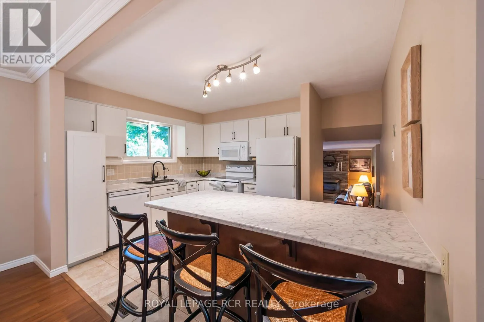 137 WHITE PINE CRESCENT