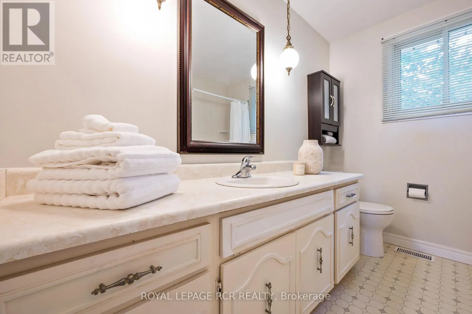 137 WHITE PINE CRESCENT