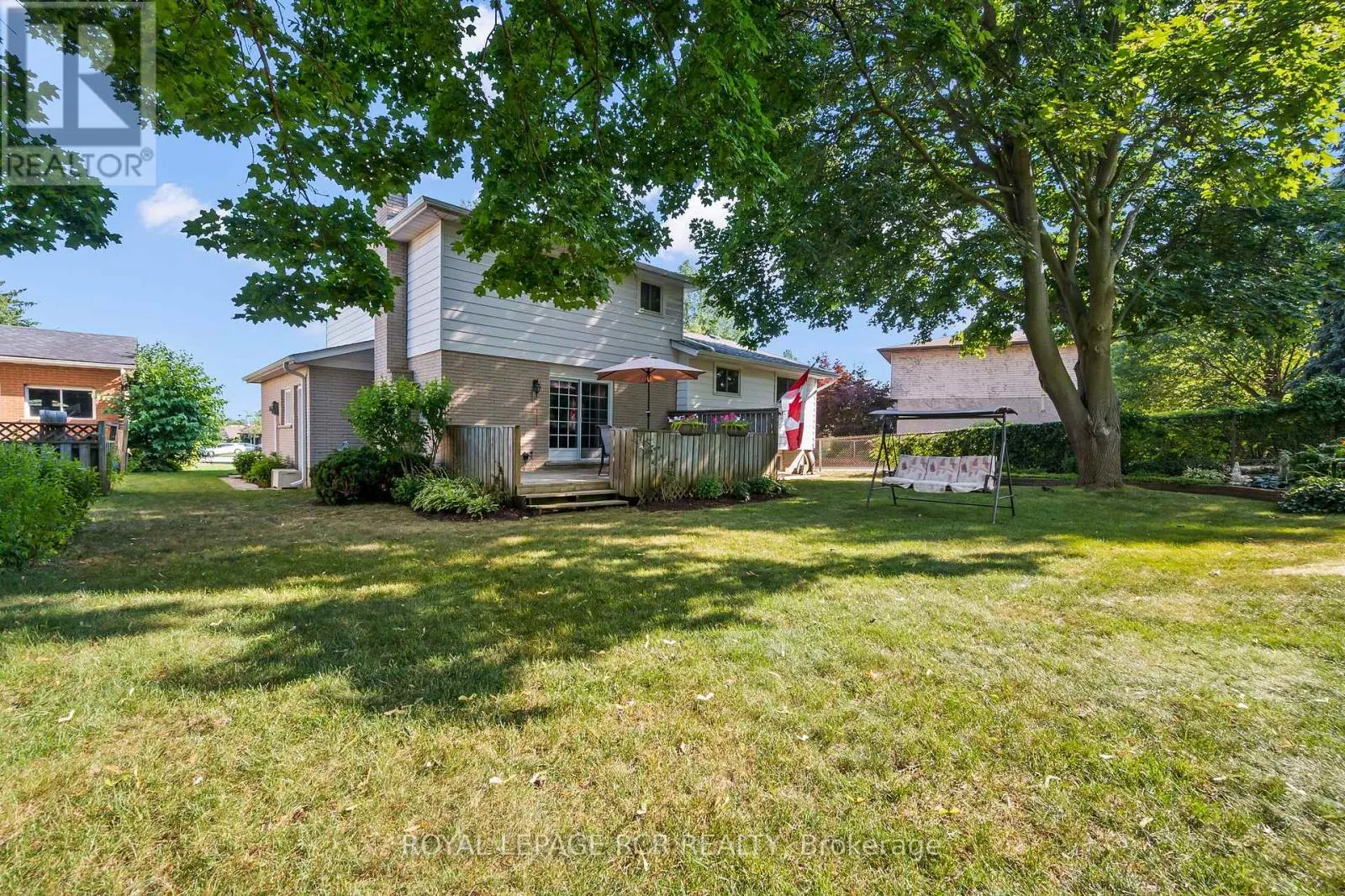 137 WHITE PINE CRESCENT