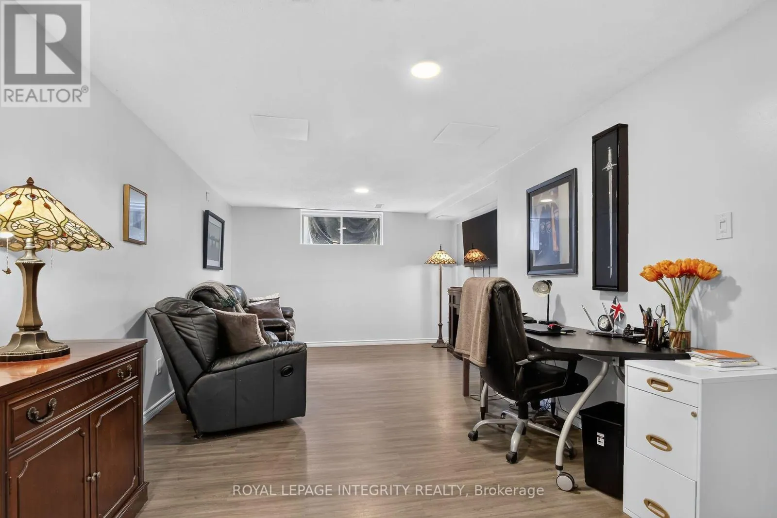 1 CHANTILLY GATE