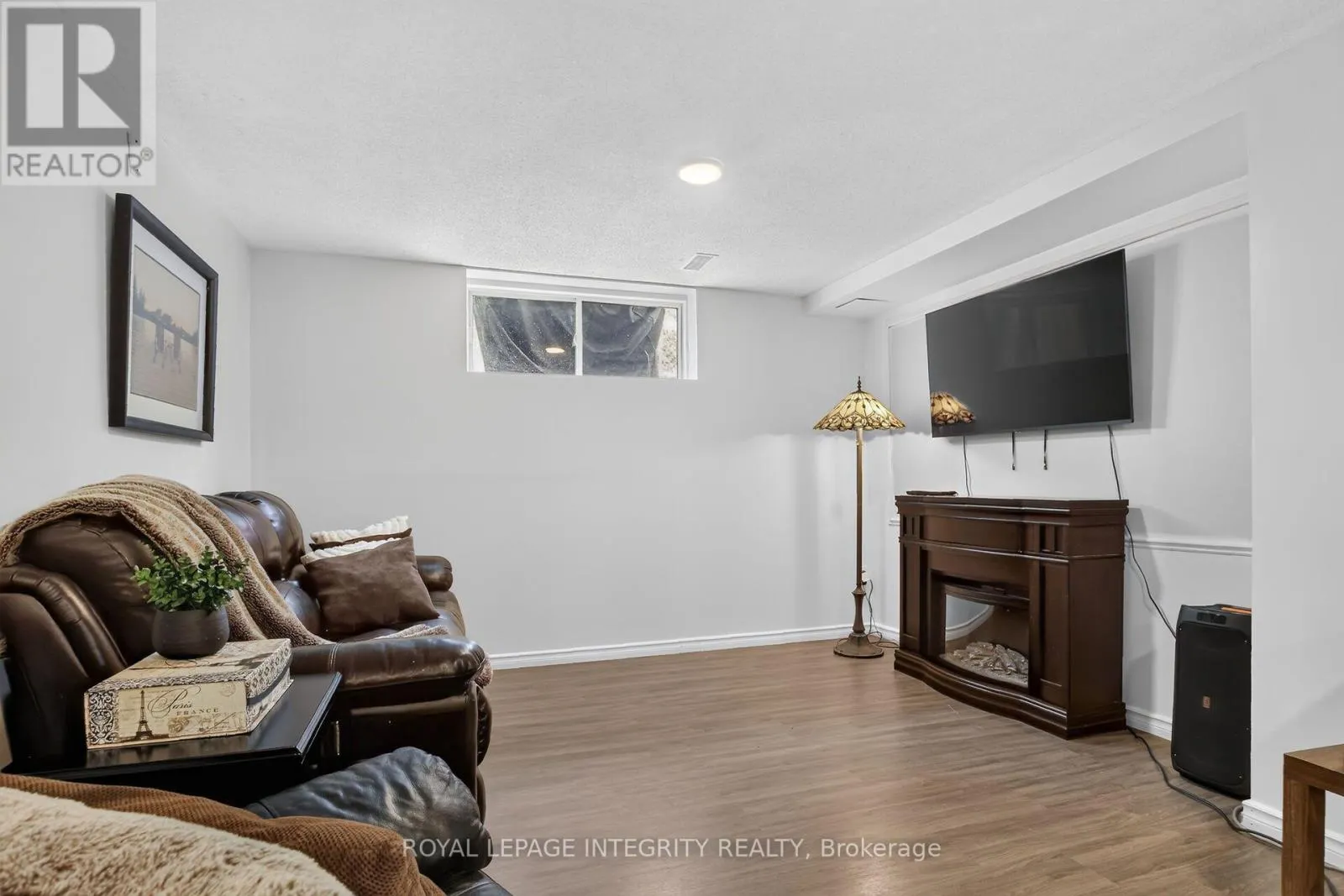 1 CHANTILLY GATE