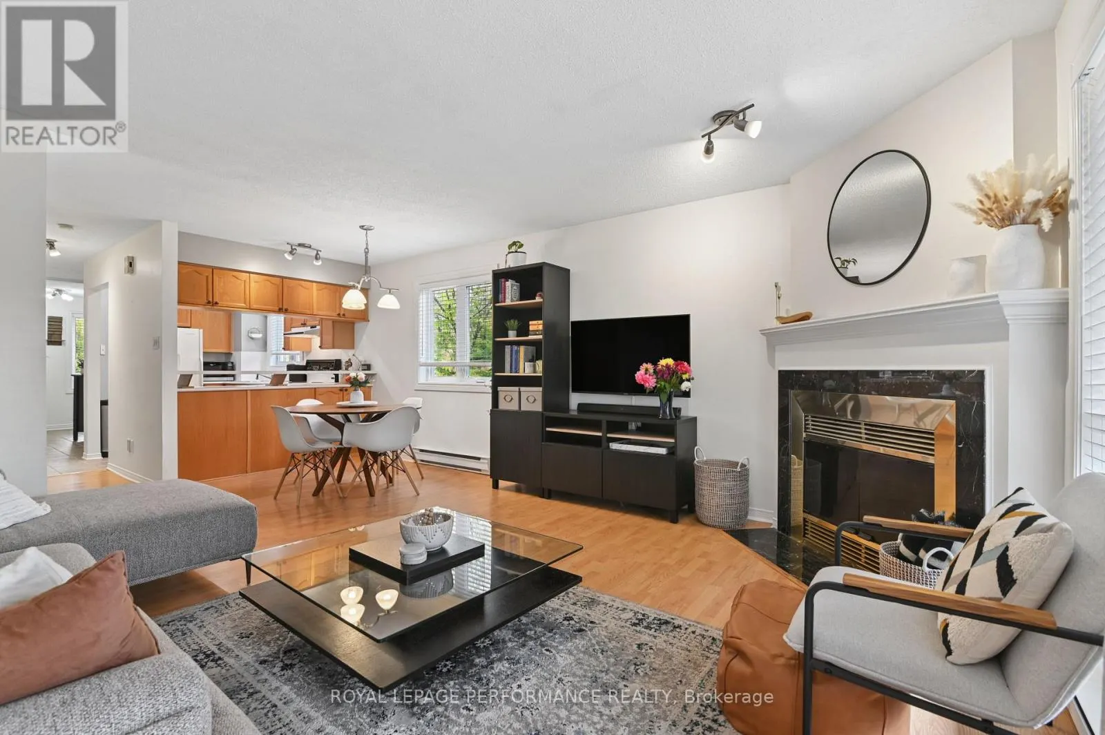 6 - 266 BRISTON PRIVATE