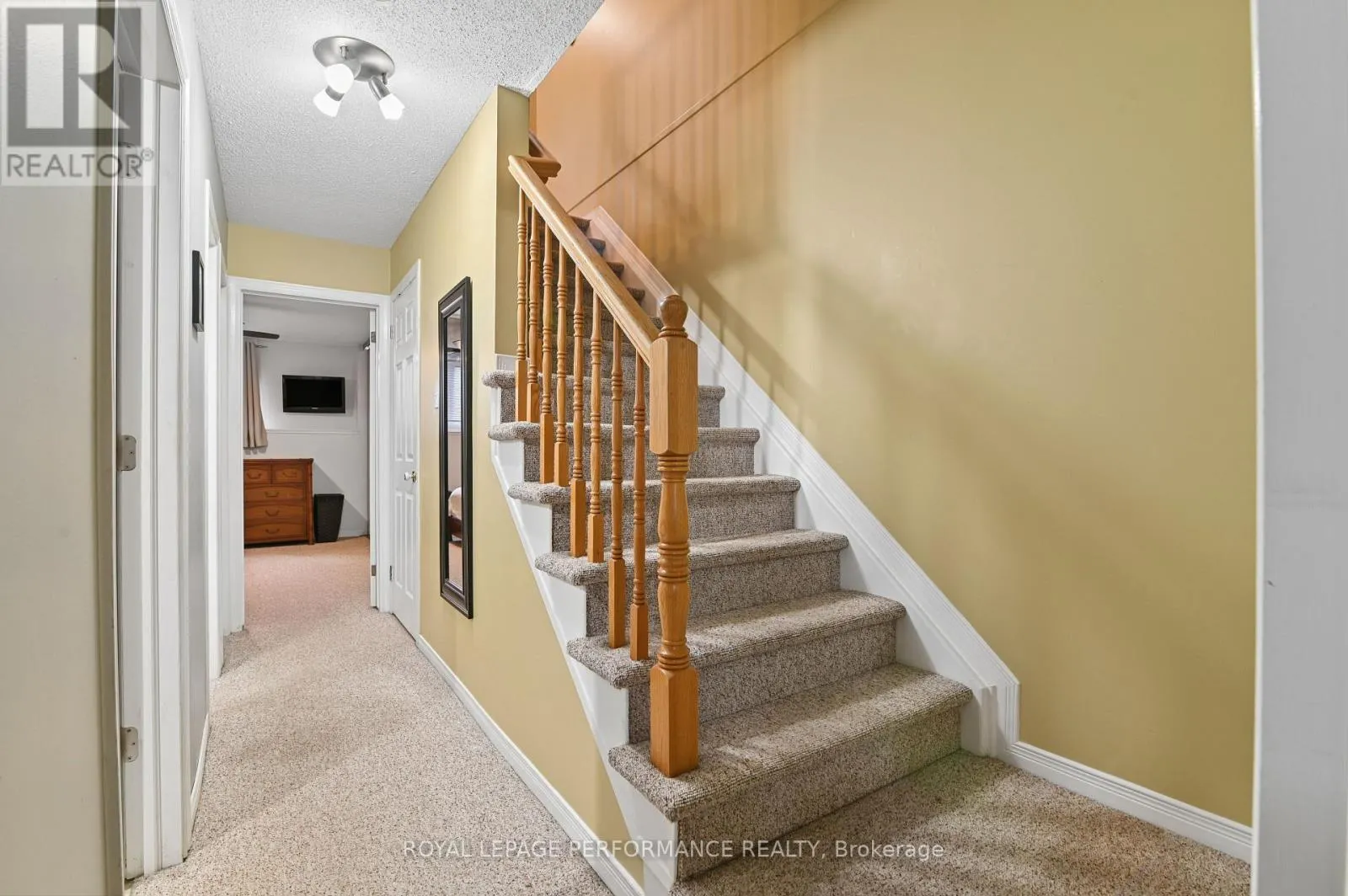 6 - 266 BRISTON PRIVATE