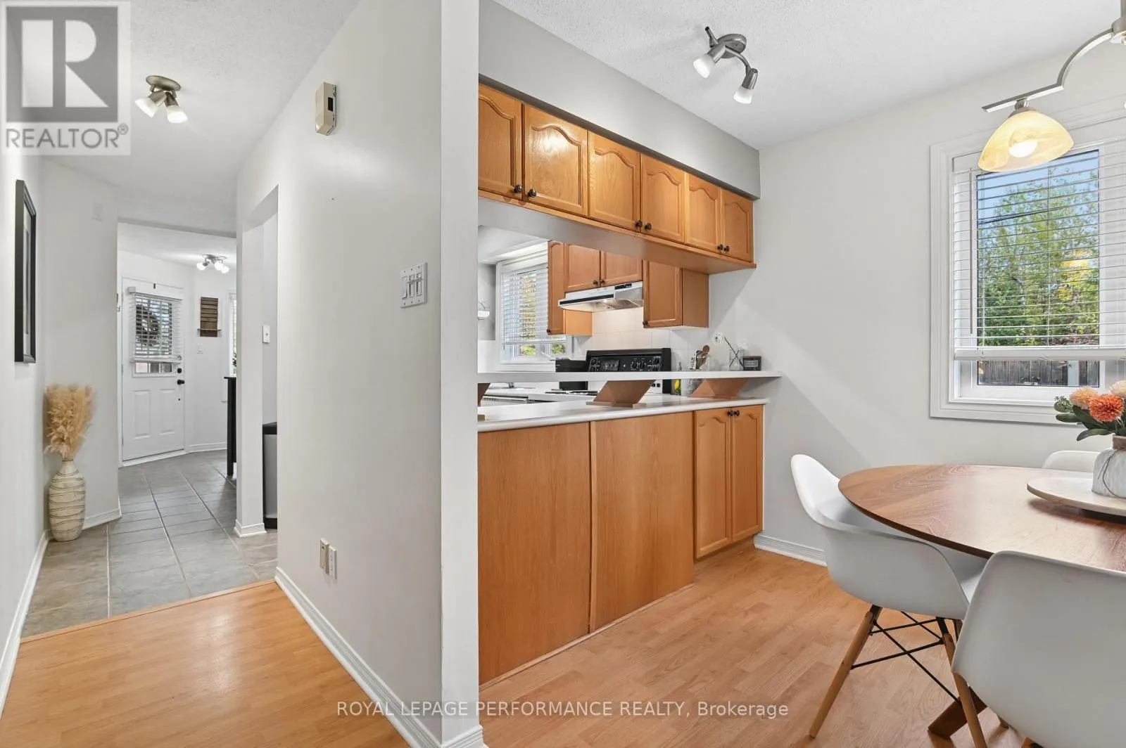 6 - 266 BRISTON PRIVATE