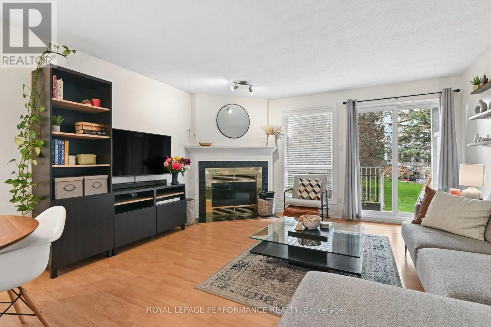 6 - 266 BRISTON PRIVATE