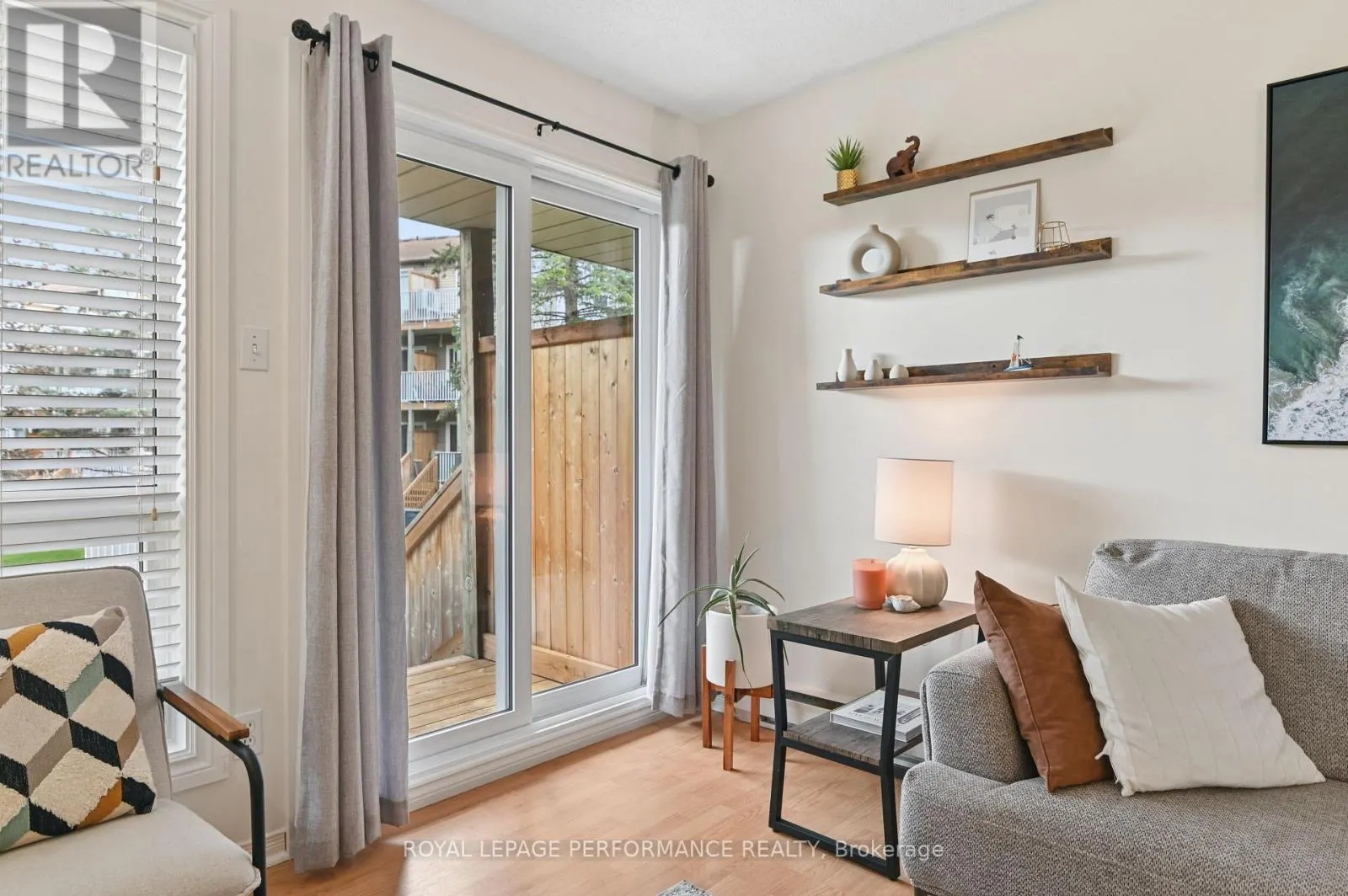 6 - 266 BRISTON PRIVATE