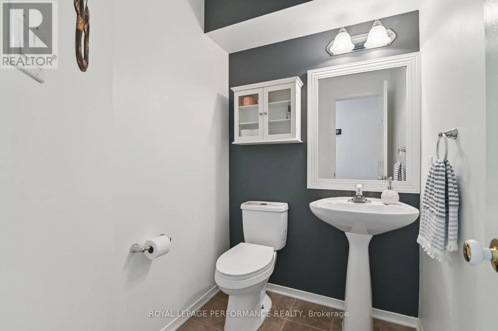 6 - 266 BRISTON PRIVATE