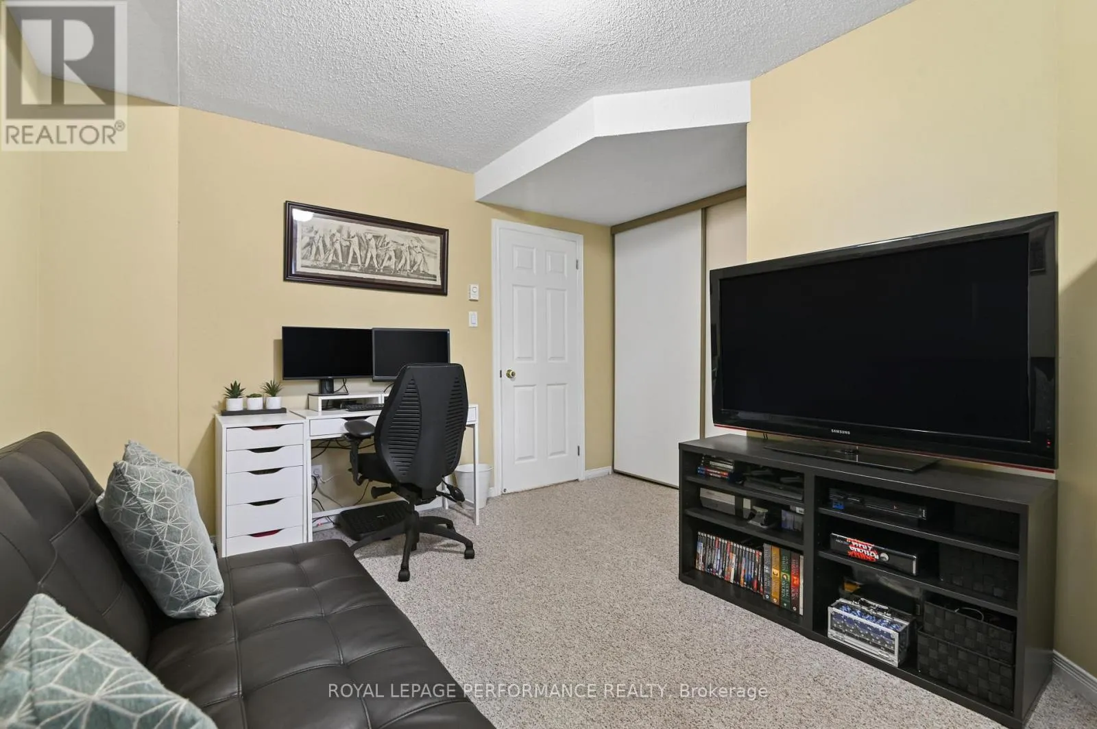 6 - 266 BRISTON PRIVATE