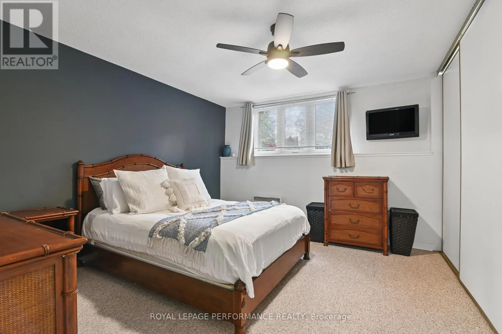 6 - 266 BRISTON PRIVATE