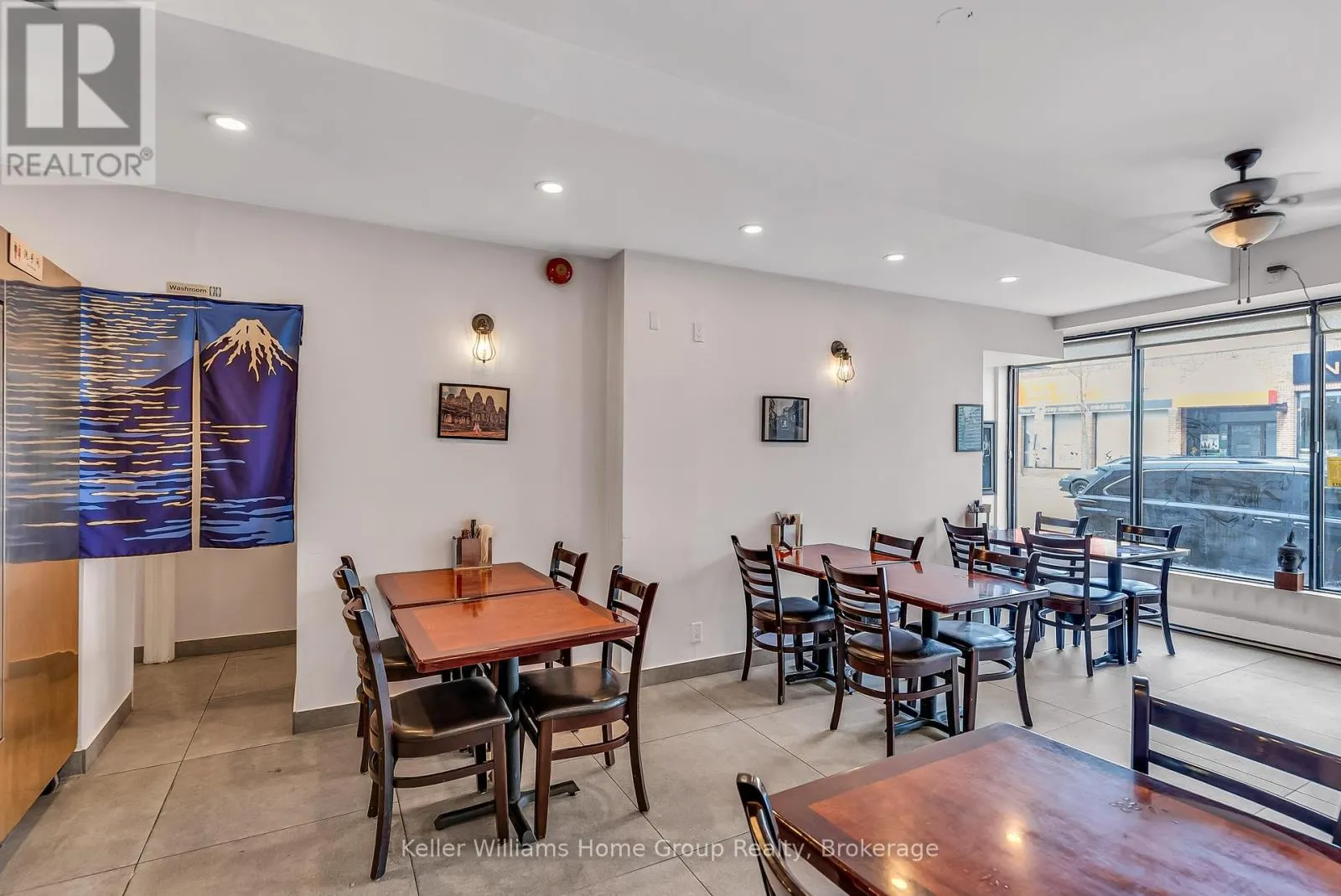 1B - 45 CORK STREET E #1B