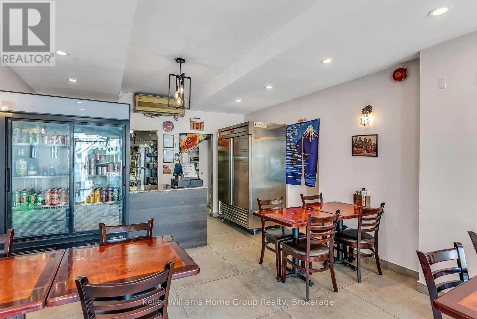 1B - 45 CORK STREET E #1B