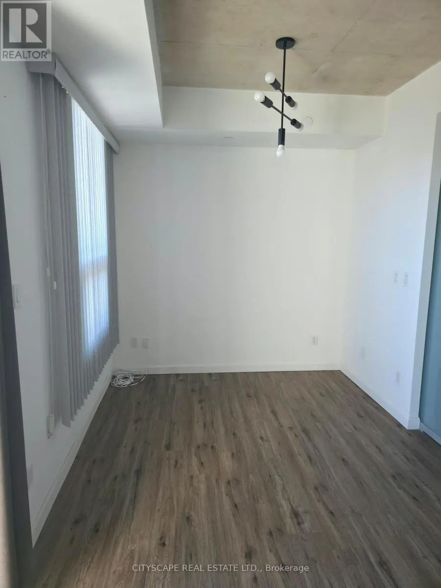 309 - 7 ERIE AVENUE