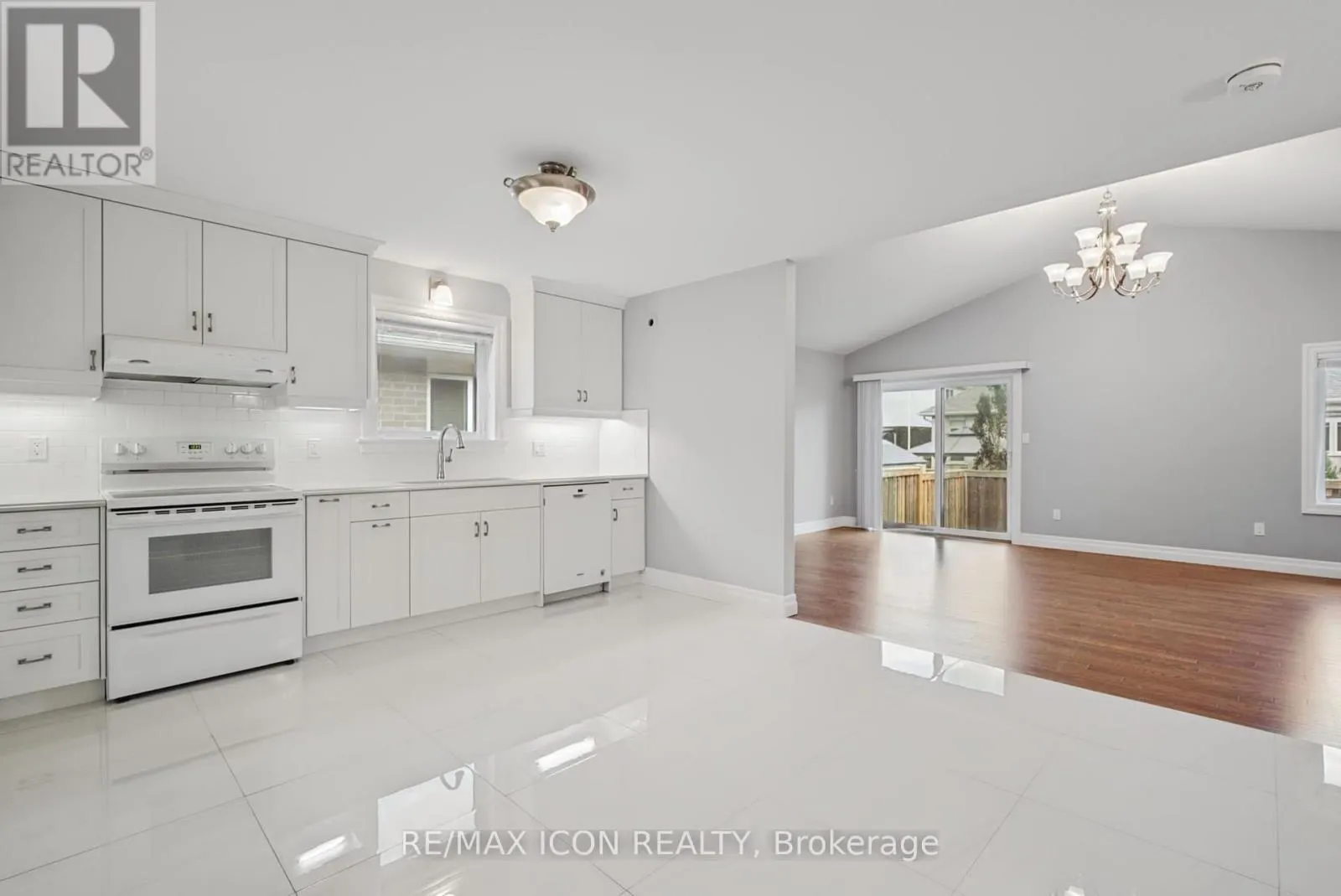 32 FOXTAIL LANE