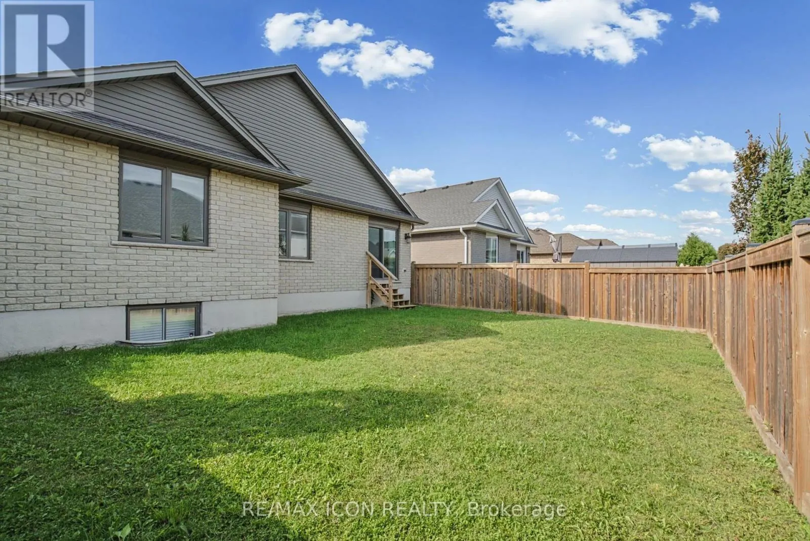 32 FOXTAIL LANE