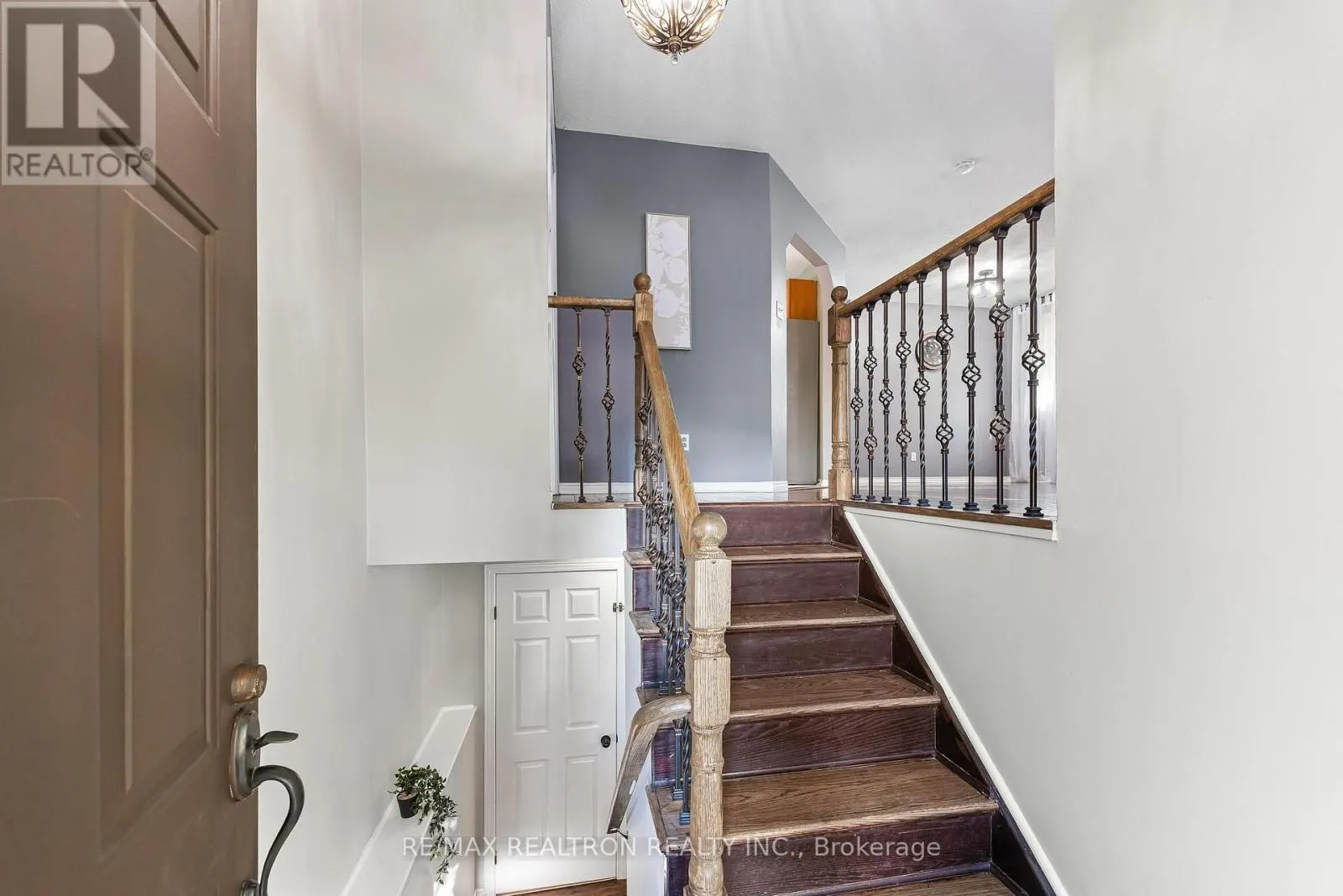 805 MILFORD DRIVE