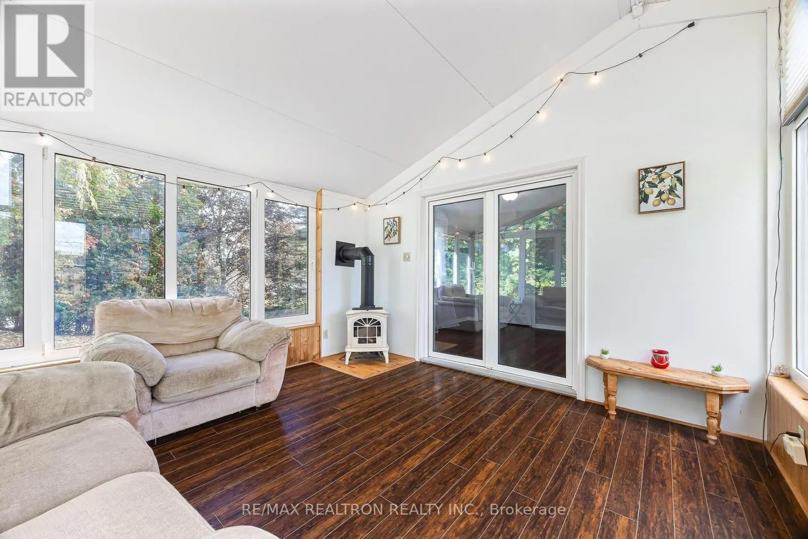 805 MILFORD DRIVE