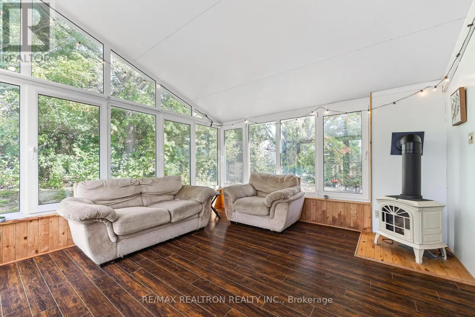 805 MILFORD DRIVE
